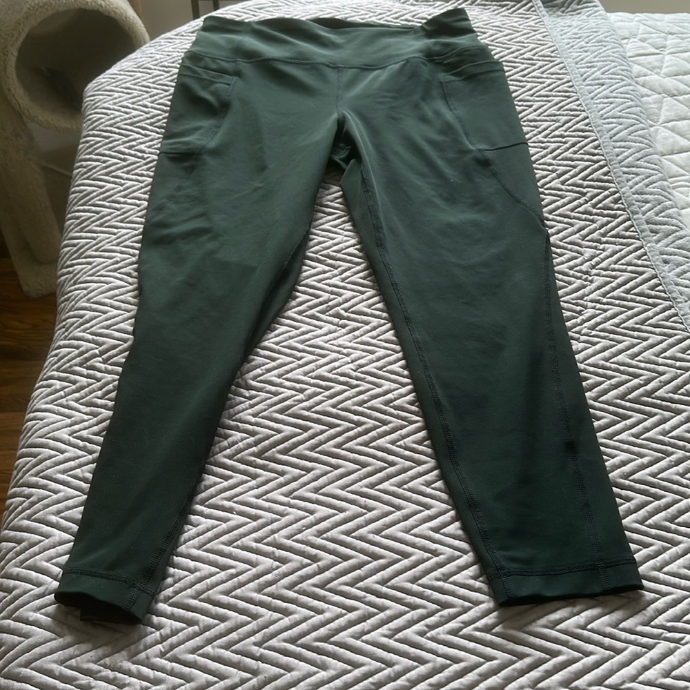 🐈‍⬛💕 Lole cropped green leggings